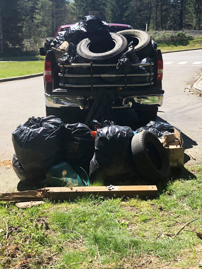 The load collected by “Key Pen It Clean” volunteers April 17 along 94th Avenue NW.